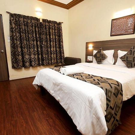 Westend Hotel Matheran Zewnętrze zdjęcie