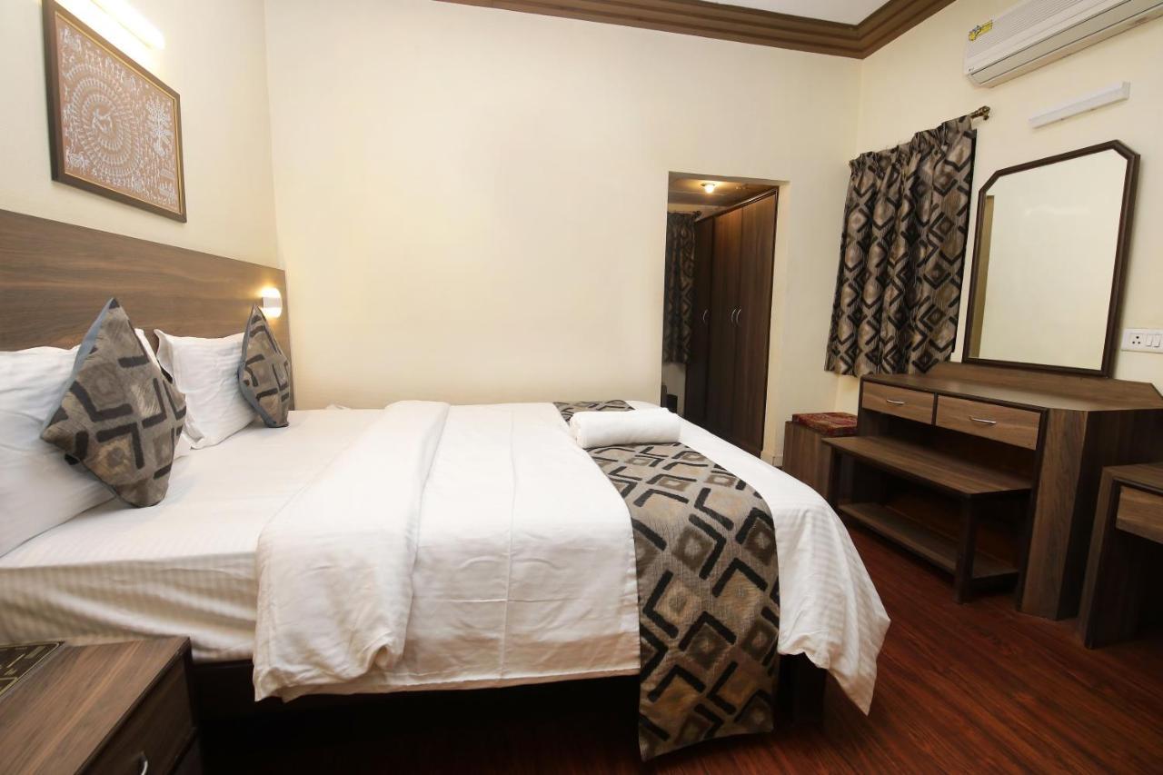 Westend Hotel Matheran Zewnętrze zdjęcie