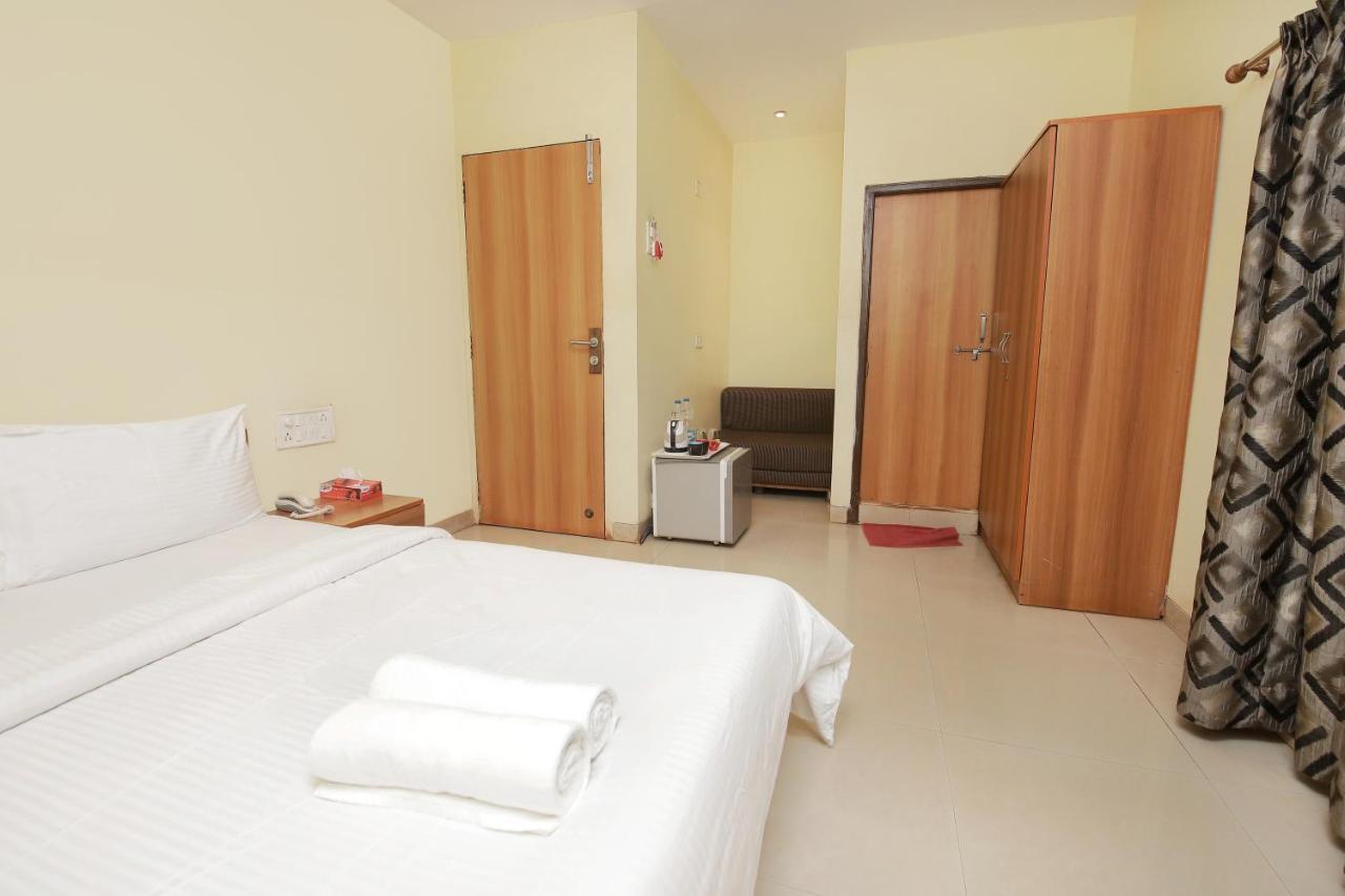 Westend Hotel Matheran Zewnętrze zdjęcie