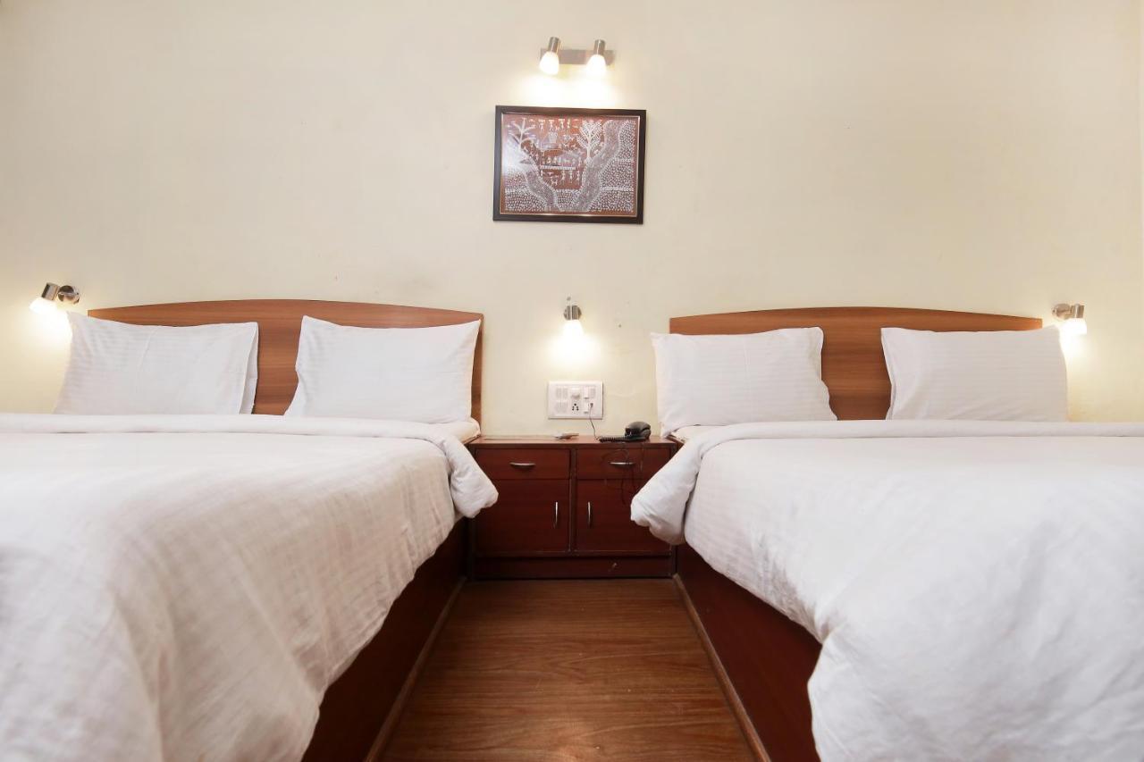 Westend Hotel Matheran Zewnętrze zdjęcie