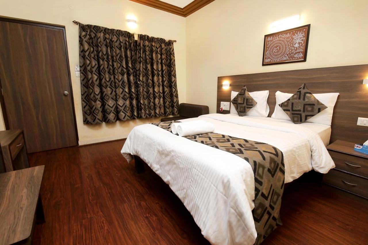 Westend Hotel Matheran Zewnętrze zdjęcie