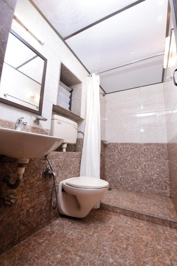 Westend Hotel Matheran Zewnętrze zdjęcie