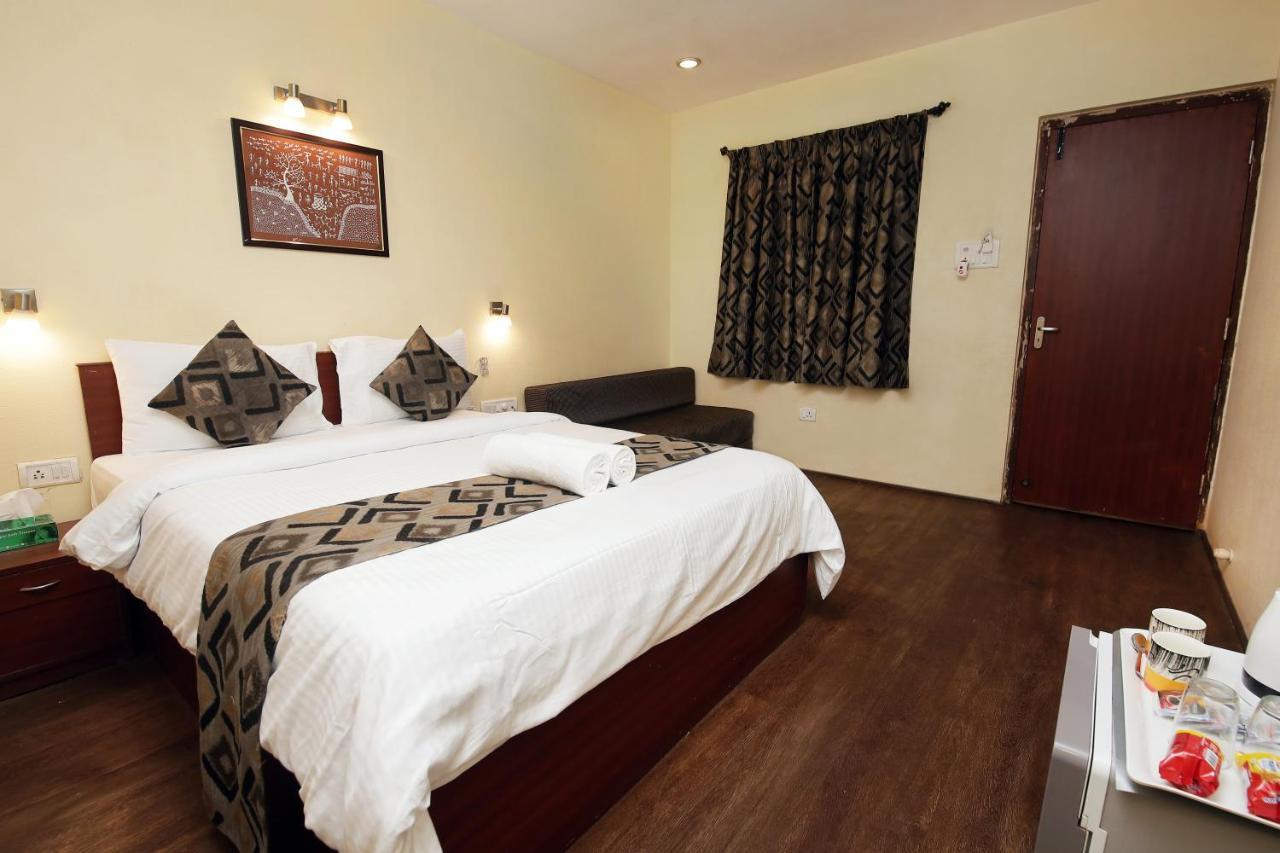 Westend Hotel Matheran Zewnętrze zdjęcie